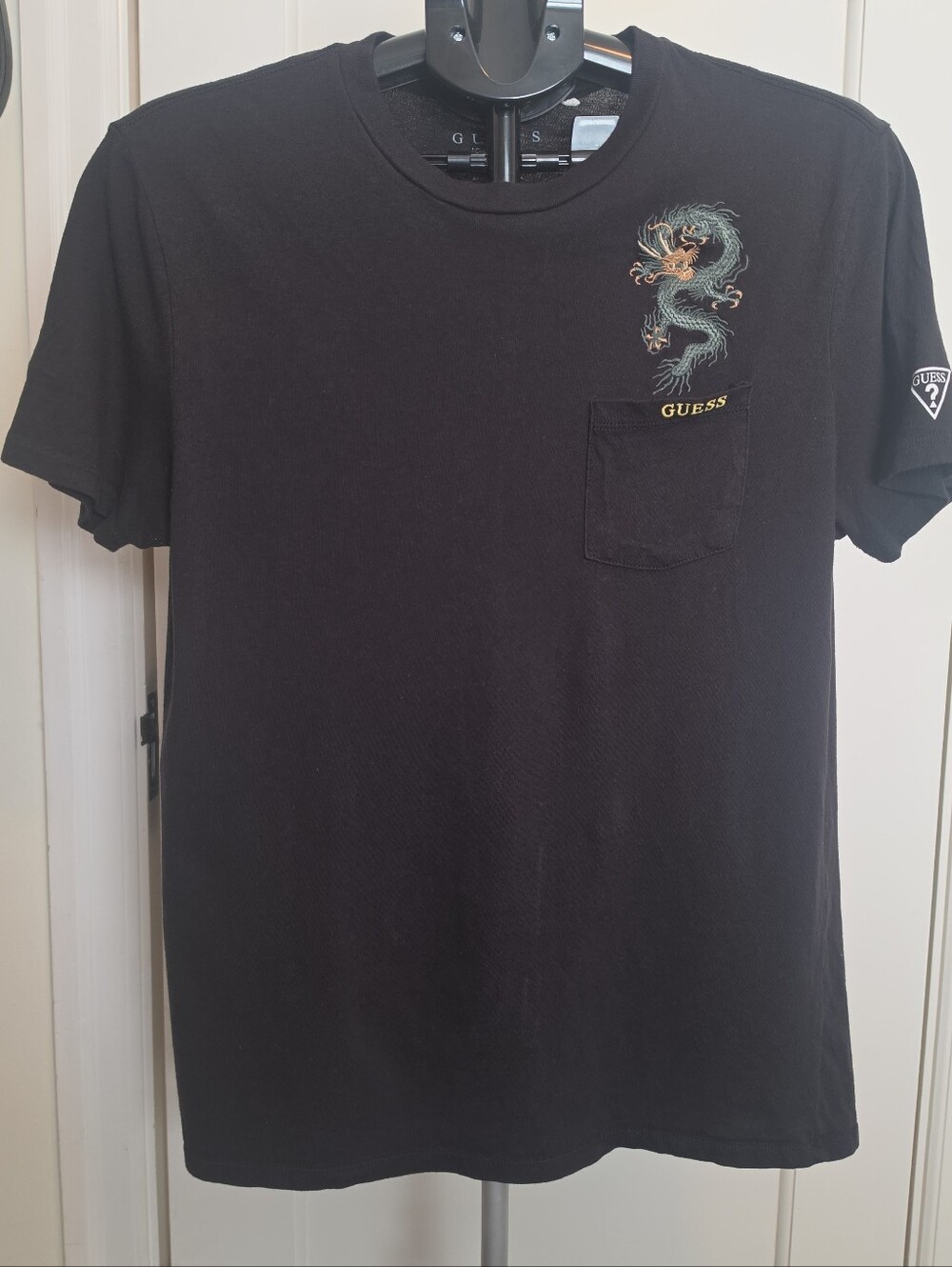 GUESS Black Short-Sleeve Crewneck Tee with Embroidered Dragon